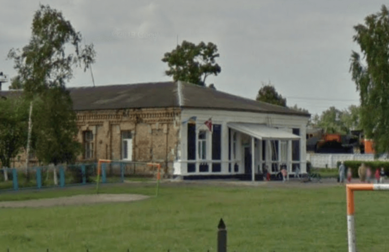 school 9 768x498